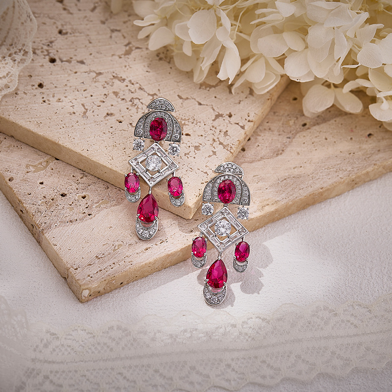 ดีไซเนอร์คอลเลกชันสไตล์สร้อยคอ - Vintage Collectible Jewelry บทวิจารณ์และราคา